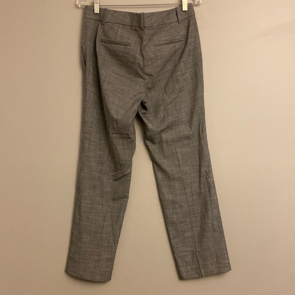 ⭐️ Ann Taylor Gray Dress Pants size 6 petite - Picture 4 of 9